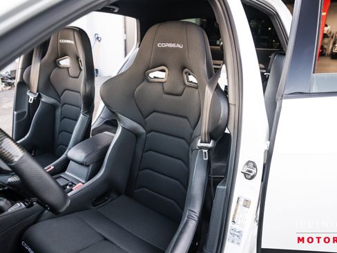 Used 2019 Volkswagen Golf R 4-Door AWD/4WD image 19