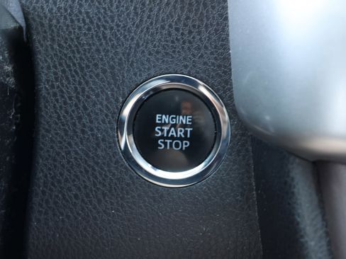 Used 2019 Toyota Highlander XLE image 26