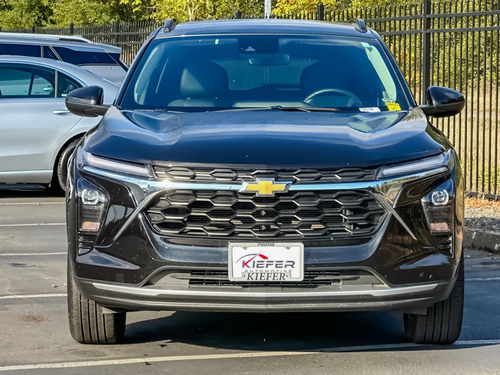 Used 2025 Chevrolet Trax LT w/ LT Convenience Package FWD image 8