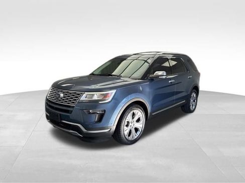 Used 2018 Ford Explorer Platinum image 3