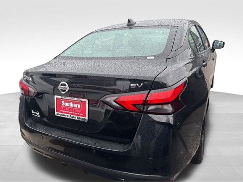 Used 2021 Nissan Versa SV image 12