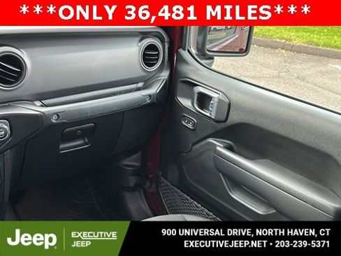 Certified 2022 Jeep Gladiator Willys image 24