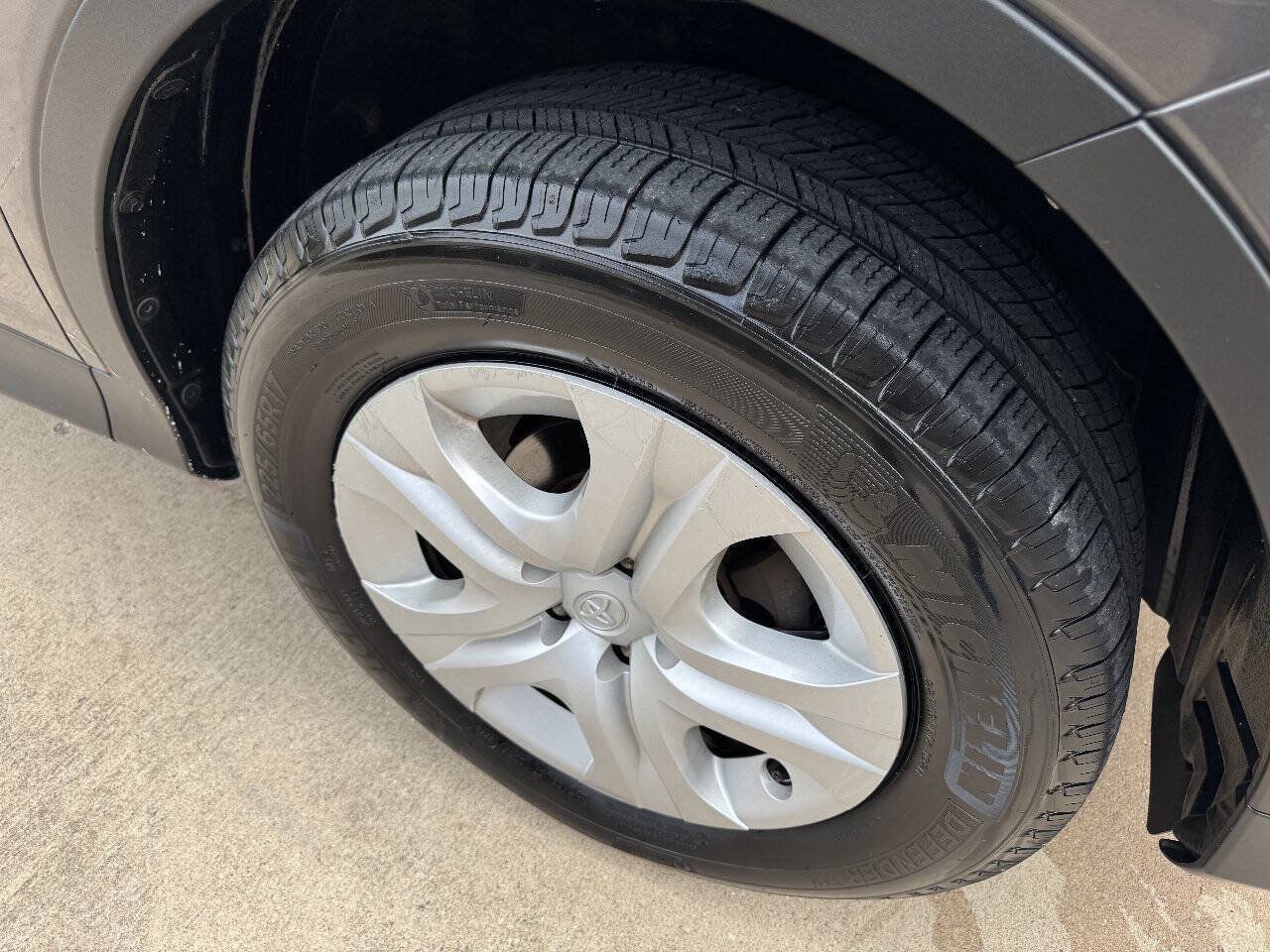Used 2013 Toyota RAV4 LE FWD image 29