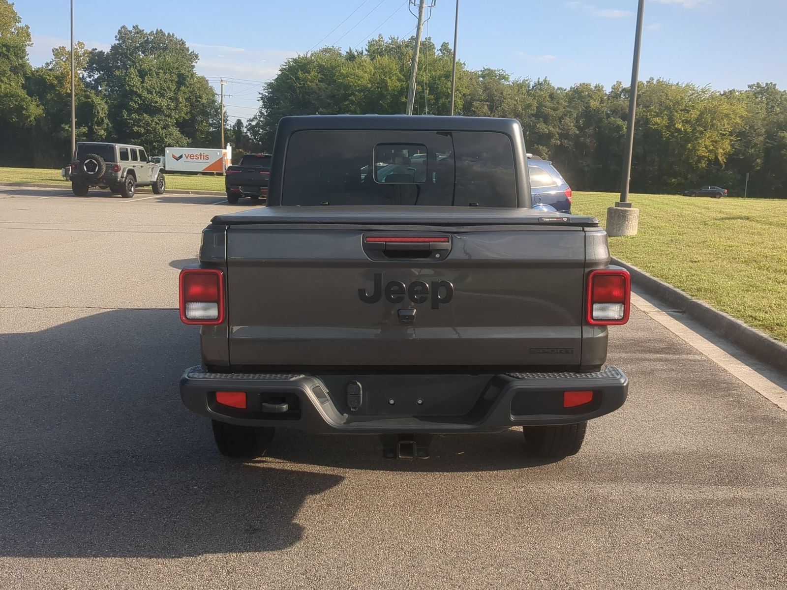 Used 2021 Jeep Gladiator Sport AWD/4WD image 4