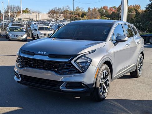 Used 2023 Kia Sportage EX image 8