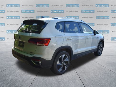Used 2024 Volkswagen Taos SE AWD/4WD image 4