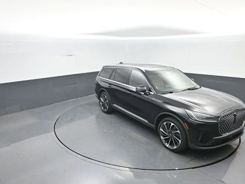 Used 2025 Lincoln Aviator Reserve w/ Equipment Group 201A AWD/4WD image 27