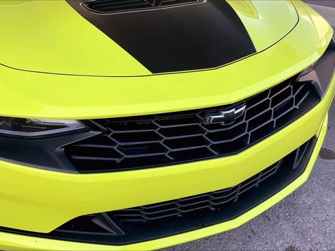 Used 2021 Chevrolet Camaro LT w/ Technology Package image 31