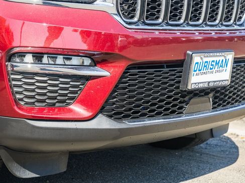 Used 2024 Jeep Grand Cherokee Limited image 13