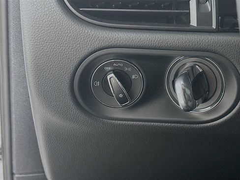 New 2026 Porsche Macan image 13