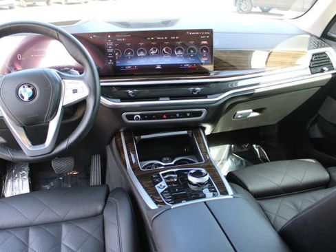 Used 2023 BMW X7 xDrive40i w/ Executive Package AWD/4WD image 17