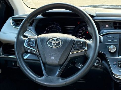 Used 2016 Toyota Avalon XLE Premium image 12