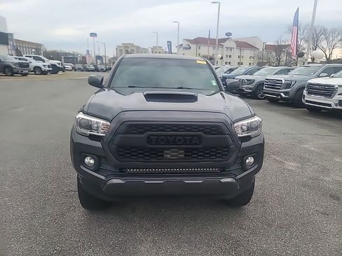 Used 2020 Toyota Tacoma TRD Sport w/ Technology Package image 2