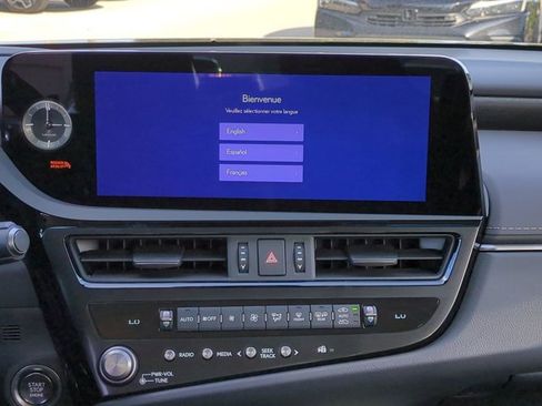 New 2025 Lexus ES 350 Ultra Luxury image 17