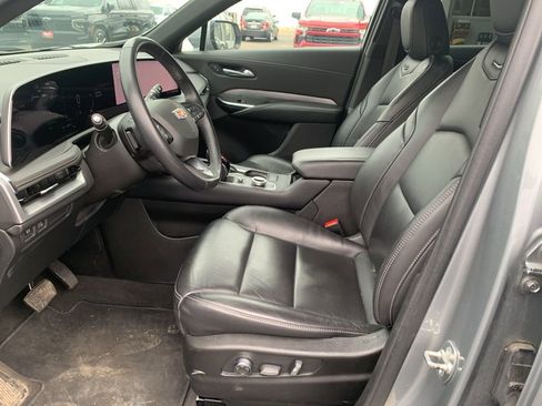 Used 2024 Cadillac XT4 Premium Luxury image 17