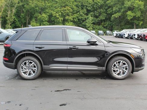 New 2023 Lincoln Corsair AWD w/ Equipment Group 101A image 2