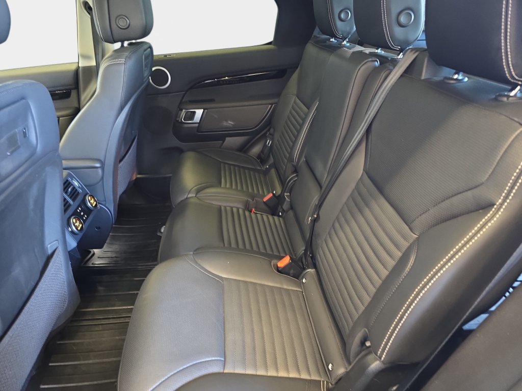 Certified 2024 Land Rover Discovery S AWD/4WD image 18