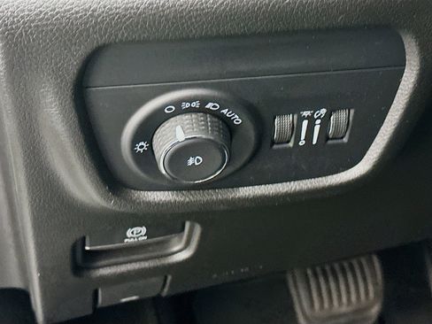 Used 2024 Jeep Grand Cherokee L Limited w/ Luxury Tech Group II AWD/4WD image 17