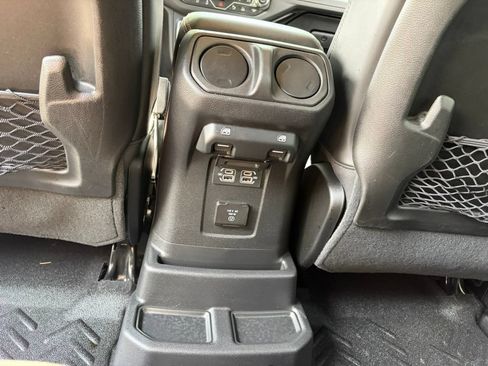 Used 2024 Jeep Wrangler Unlimited Rubicon AWD/4WD image 26