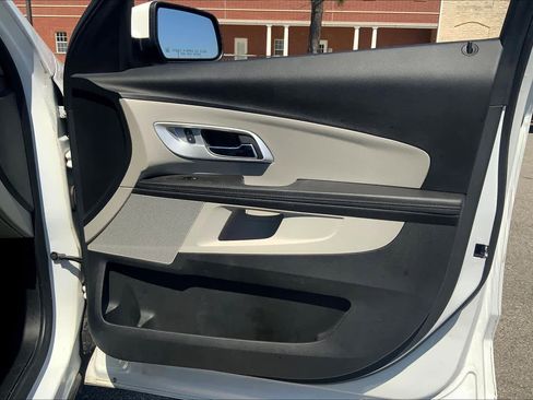 Used 2016 Chevrolet Equinox LT w/ Convenience Package image 23