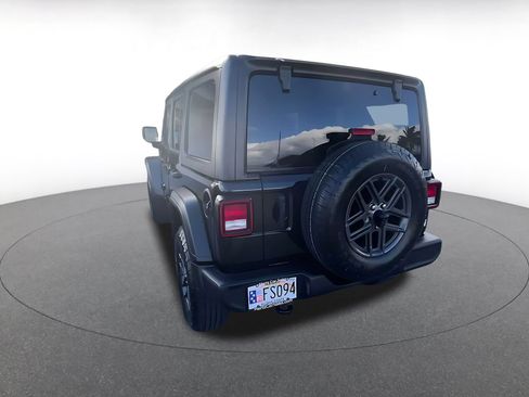 Used 2025 Jeep Wrangler Unlimited Sport AWD/4WD image 10
