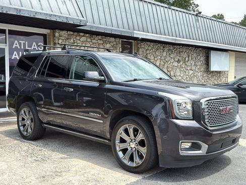 Used 2015 GMC Yukon Denali w/ Premium Package RWD image 4