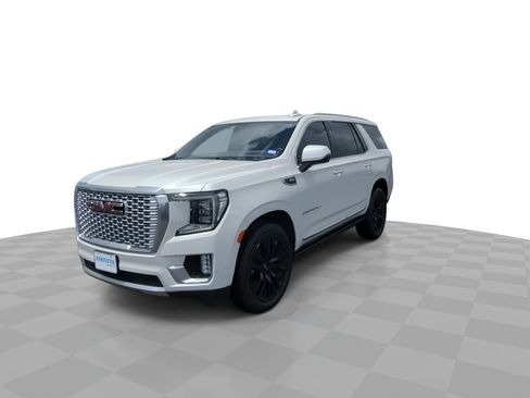 Used 2021 GMC Yukon Denali w/ Denali Premium Package AWD/4WD image 3