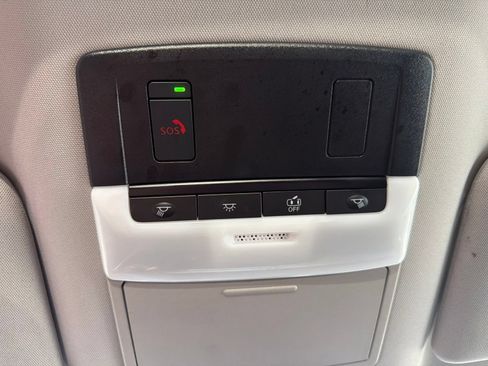 Used 2025 Nissan Pathfinder SV AWD/4WD image 31