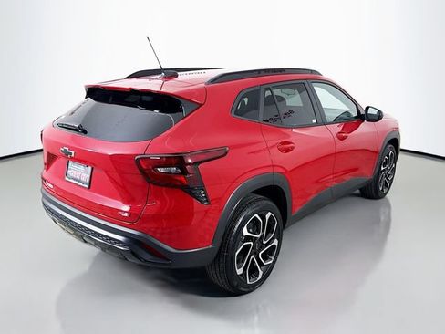 New 2026 Chevrolet Trax RS w/ Sunroof Package FWD image 9