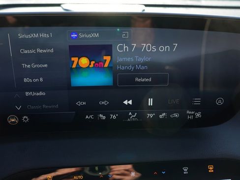 Certified 2025 Buick Enclave Preferred image 27