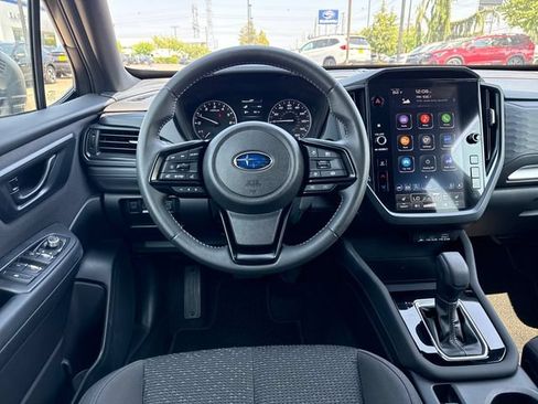 Used 2025 Subaru Forester Premium AWD/4WD image 17