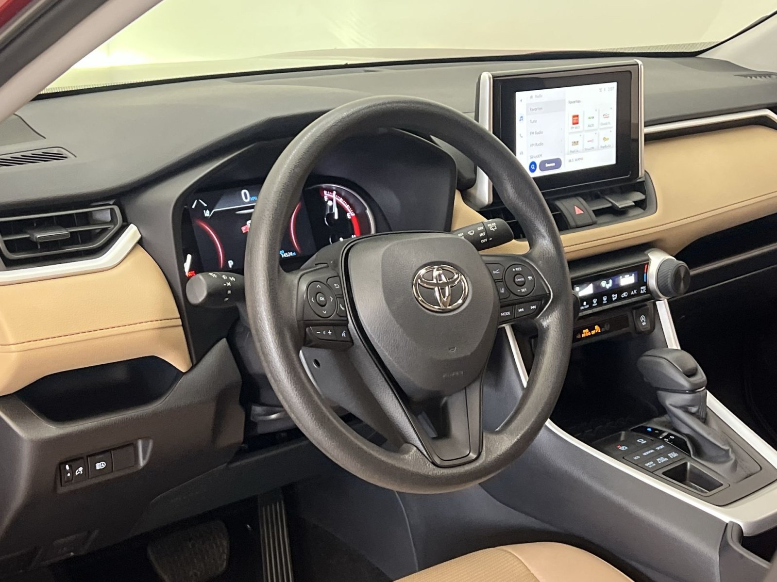 Used 2025 Toyota RAV4 LE AWD/4WD image 15