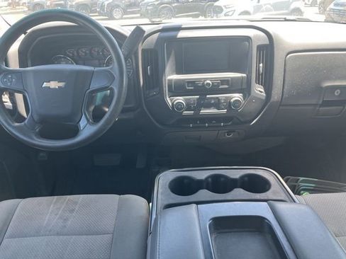 Used 2018 Chevrolet Silverado 1500 W/T w/ Trailering Package AWD/4WD image 8