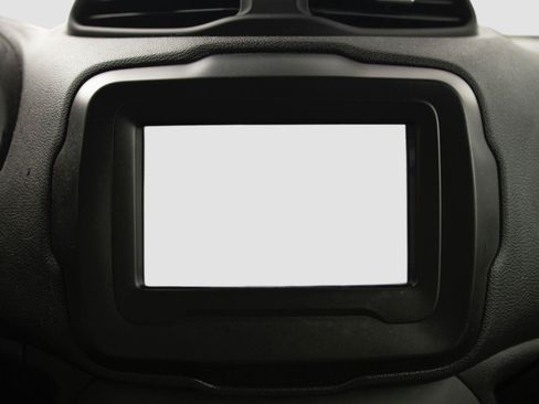 Used 2019 Jeep Renegade Latitude w/ Safety & Security Group II AWD/4WD image 13