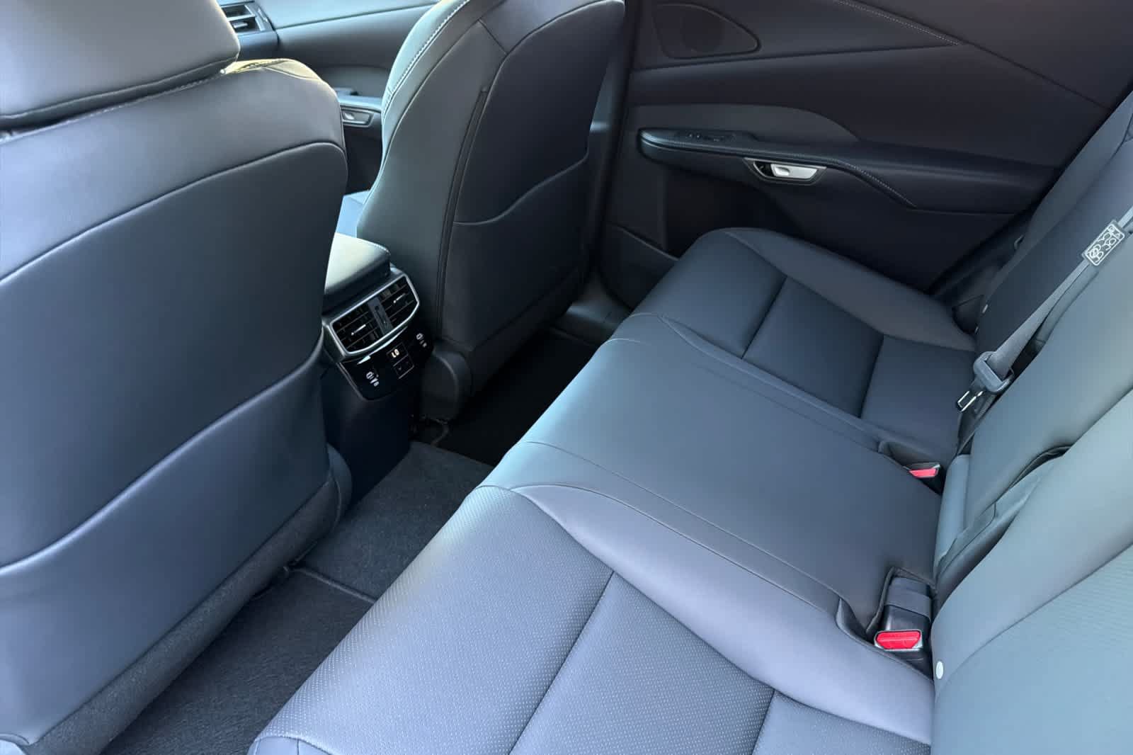 New 2026 Lexus RX 350h AWD/4WD image 4