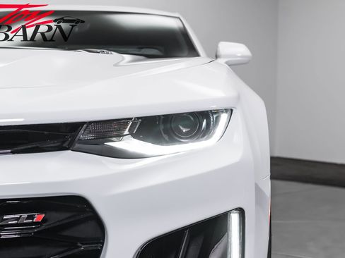 Used 2020 Chevrolet Camaro ZL1 RWD image 12
