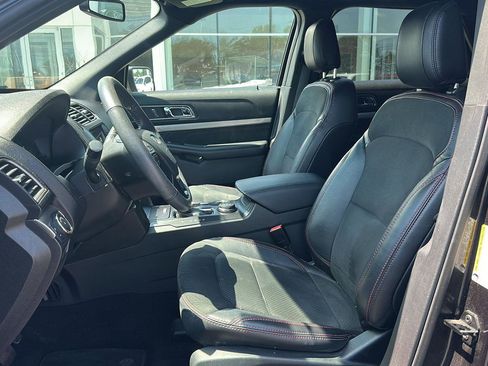 Used 2019 Ford Explorer XLT w/ Equipment Group 202A AWD/4WD image 9