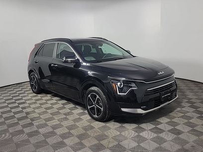 Used 2025 Kia Niro SX