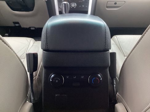 Used 2013 Ford Explorer XLT image 43