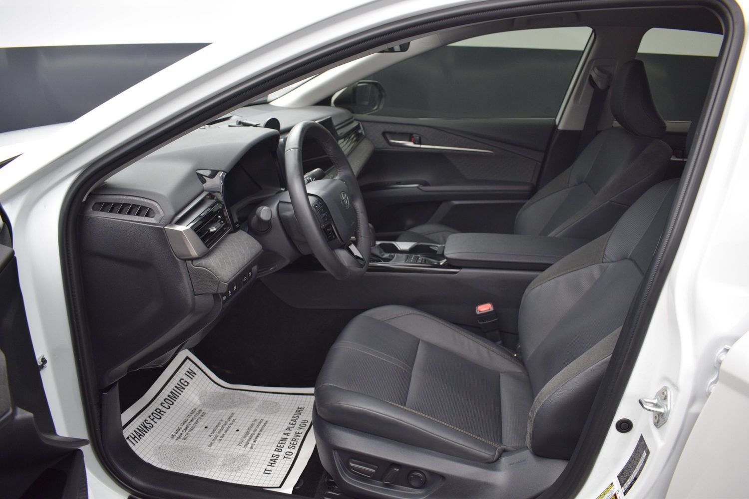 Used 2026 Toyota Camry XLE FWD image 13