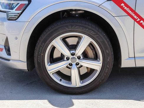 Used 2019 Audi e-tron Prestige w/ Prestige Package AWD/4WD image 10
