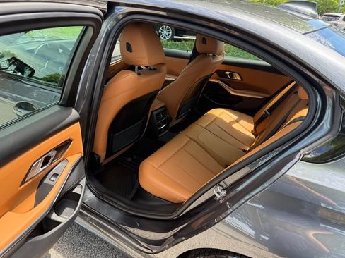 Used 2022 BMW 330i xDrive Sedan w/ M Sport Package AWD/4WD image 11