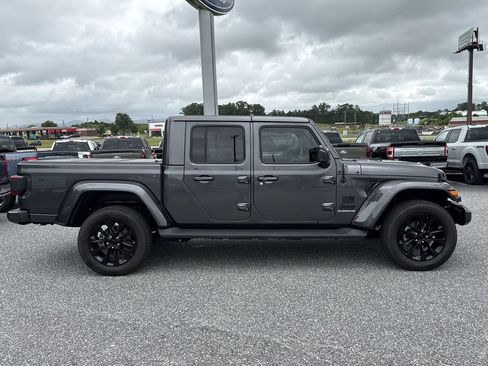 Used 2021 Jeep Gladiator Overland AWD/4WD image 8
