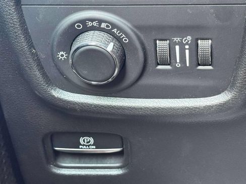 Used 2022 Jeep Grand Cherokee L Laredo w/ Luxury Tech Group I AWD/4WD image 22