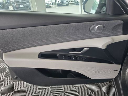 New 2026 Hyundai Elantra Limited FWD image 30