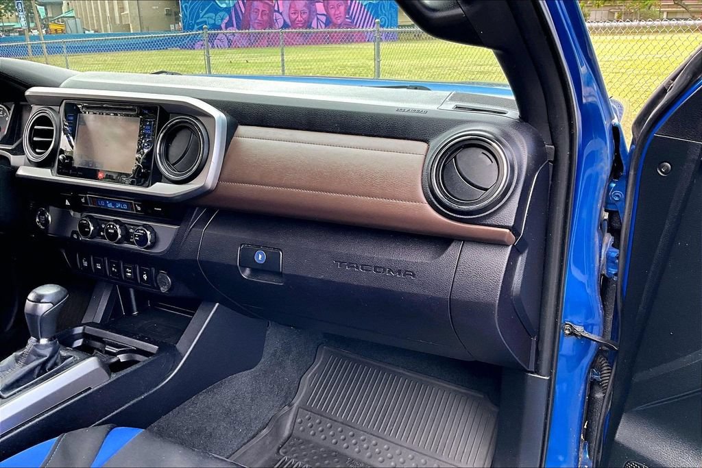 Used 2017 Toyota Tacoma Limited RWD image 16
