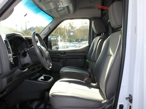 Used 2019 Nissan NV 2500 S image 9