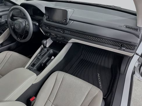 Used 2025 Honda Accord SE image 32