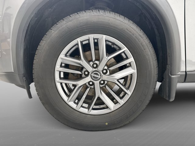 Used 2023 Nissan Rogue S AWD/4WD image 21