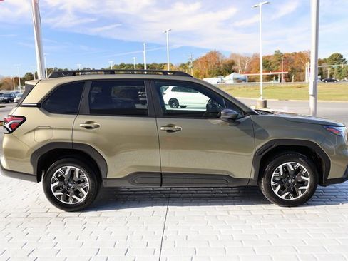Certified 2025 Subaru Forester Premium image 6
